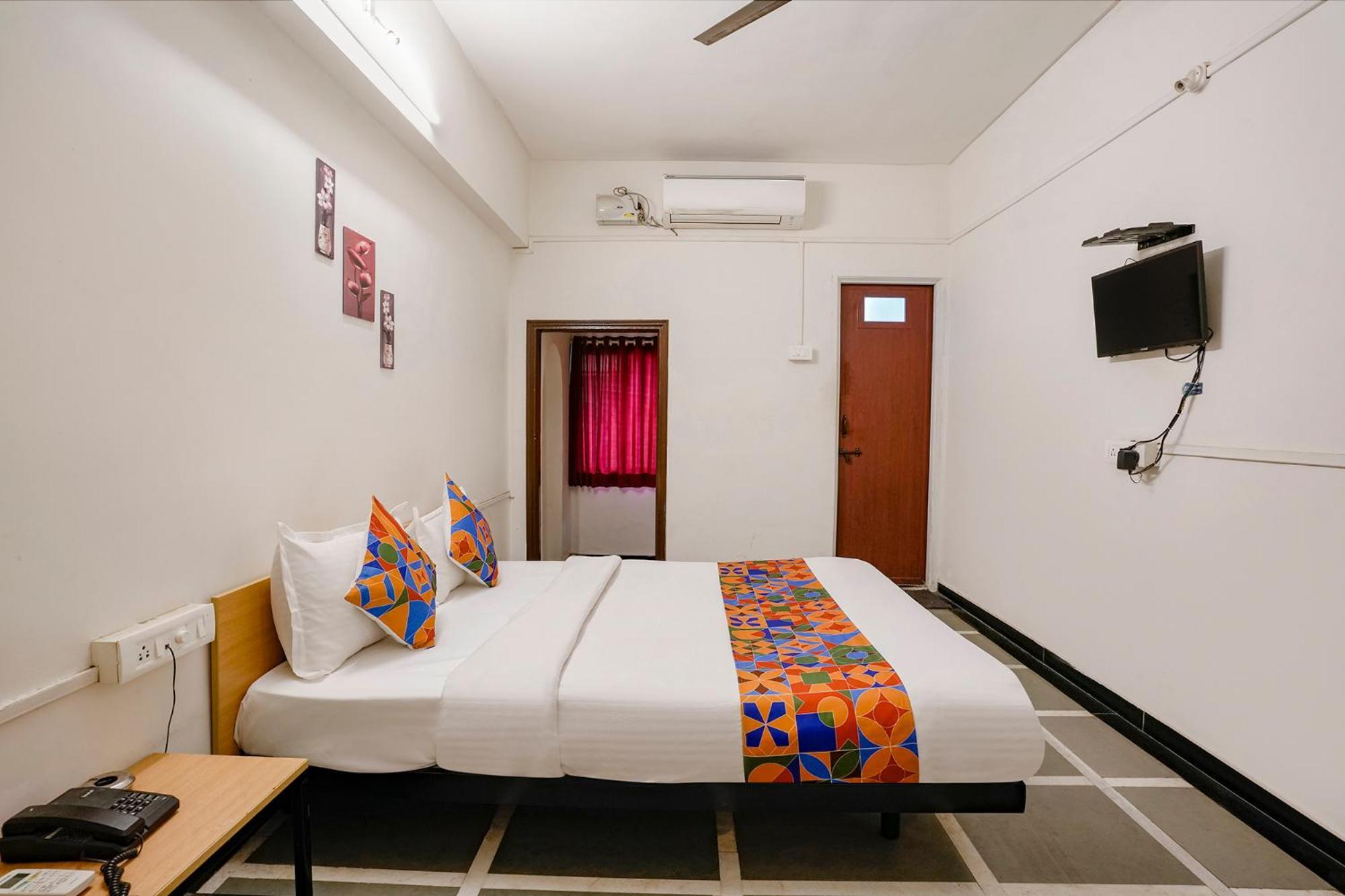 Fabhotel Saubhagya Inn Nashik Exteriör bild
