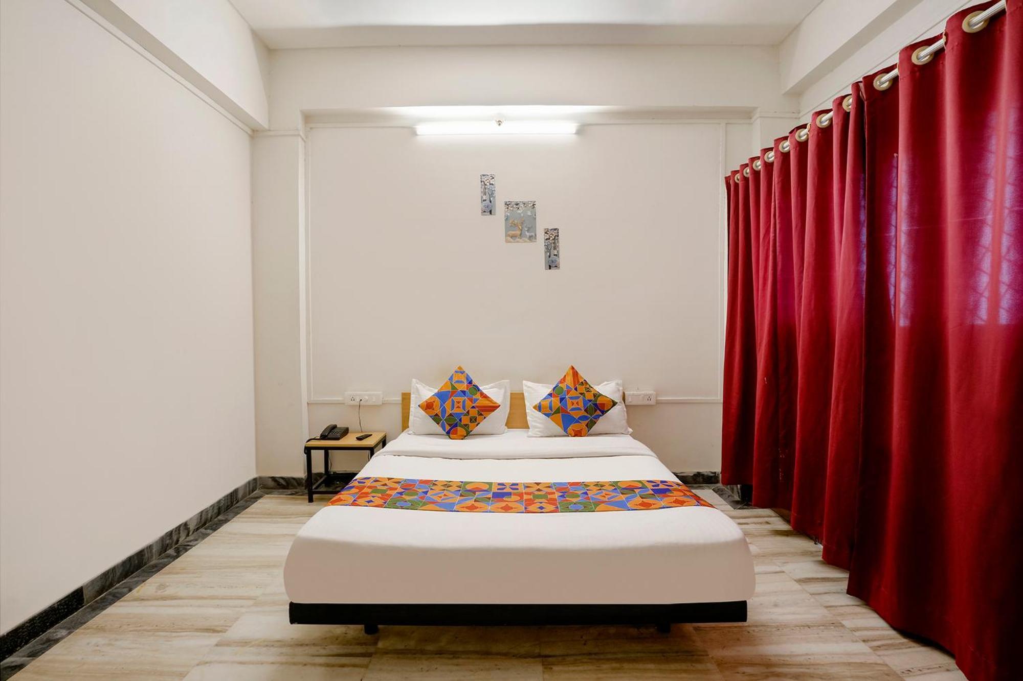Fabhotel Saubhagya Inn Nashik Exteriör bild